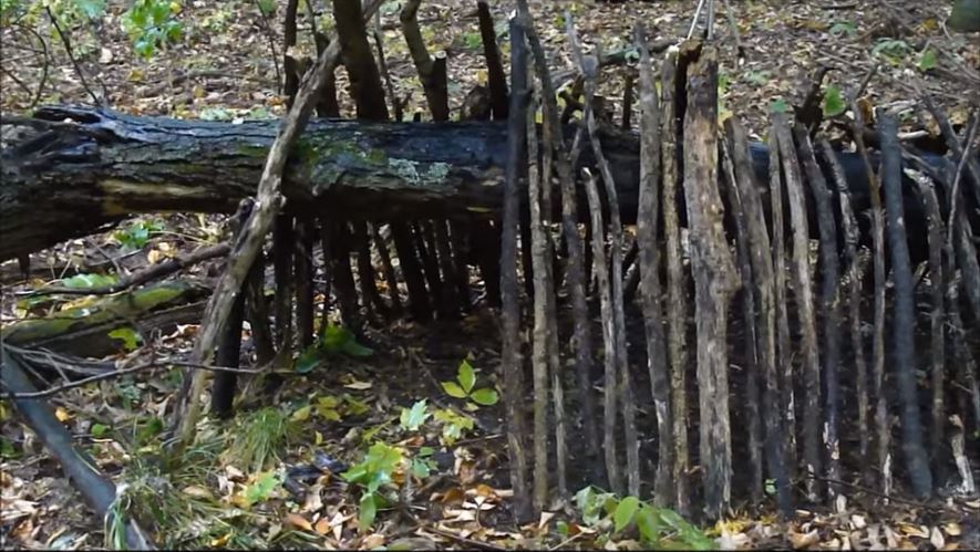 diy-how-to-make-a-debris-hut-shelter-for-survival-in-the-wilderness